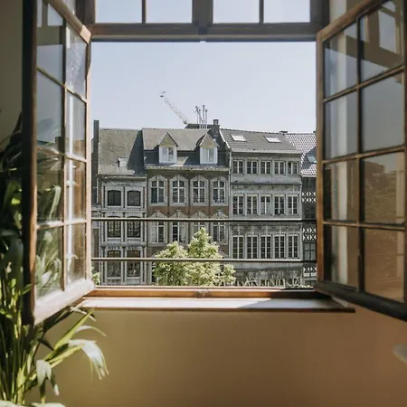 1 Bedroom In Center, Place Du Marche - 3rd Floor