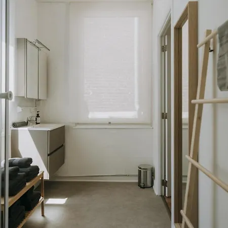 1 Bedroom In Center, Place Du Marche - 3rd Floor Appartement *